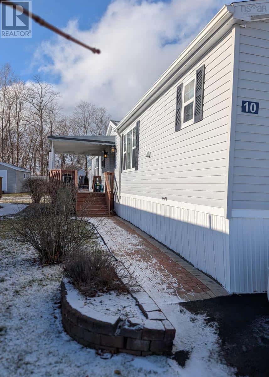 10 Osprey Court — Bridgewater, Nova Scotia - Photo 2 of 8