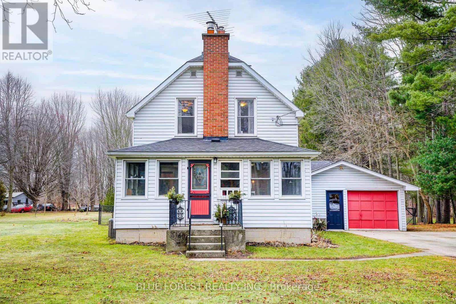 9868 GRAHAM ROAD — West Elgin (West Lorne), Ontario - Photo 2 of 49