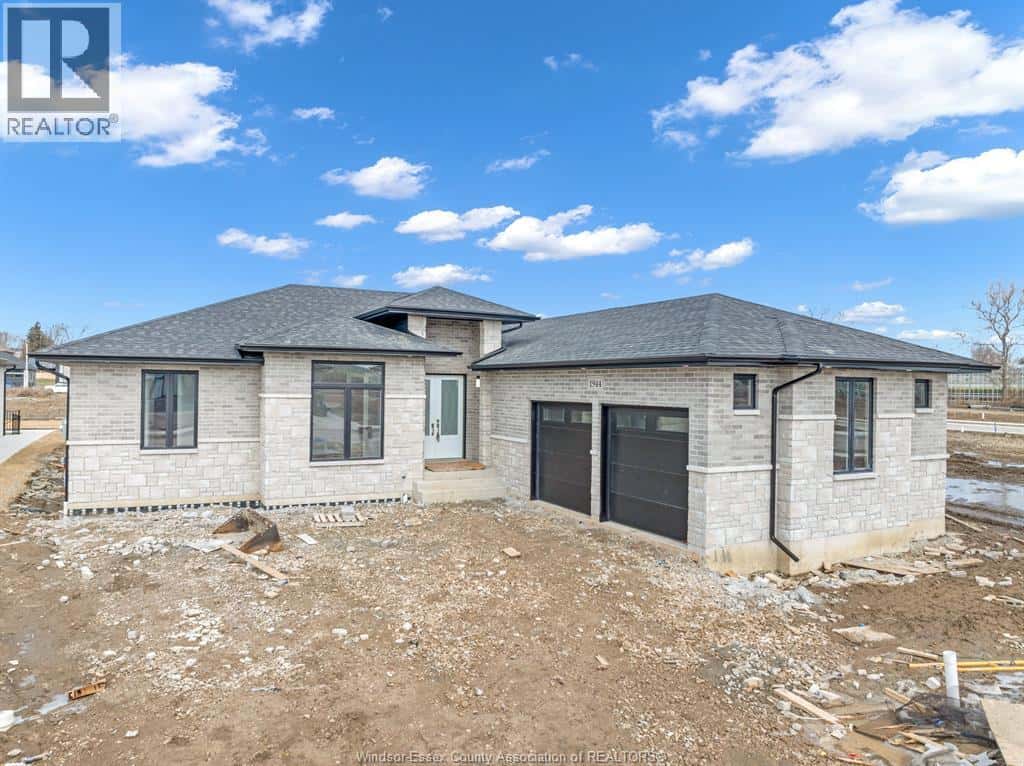 1944 SANNITA — Ruthven, Ontario - Photo 2 of 39