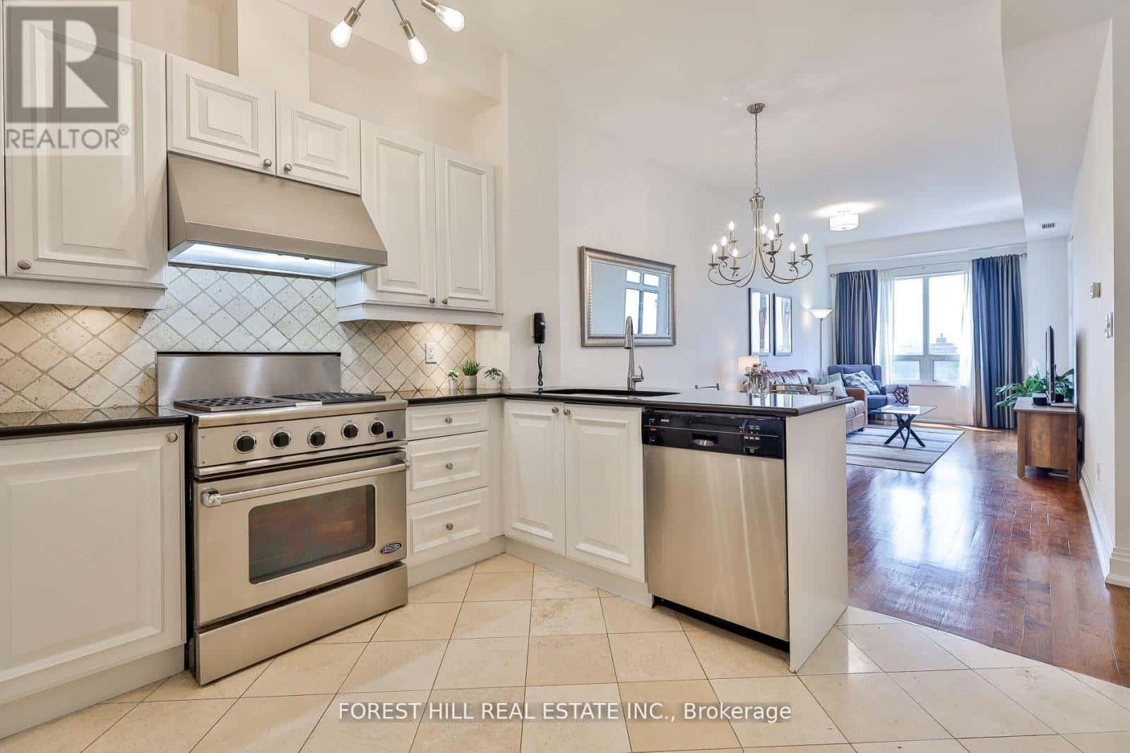 1006 - 99 AVENUE ROAD — Toronto (Annex), Ontario - Photo 3 of 31