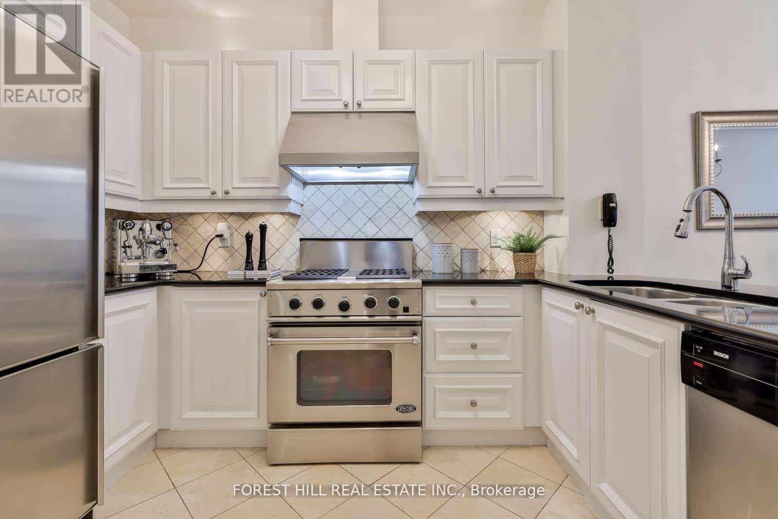 1006 - 99 AVENUE ROAD — Toronto (Annex), Ontario - Photo 4 of 31