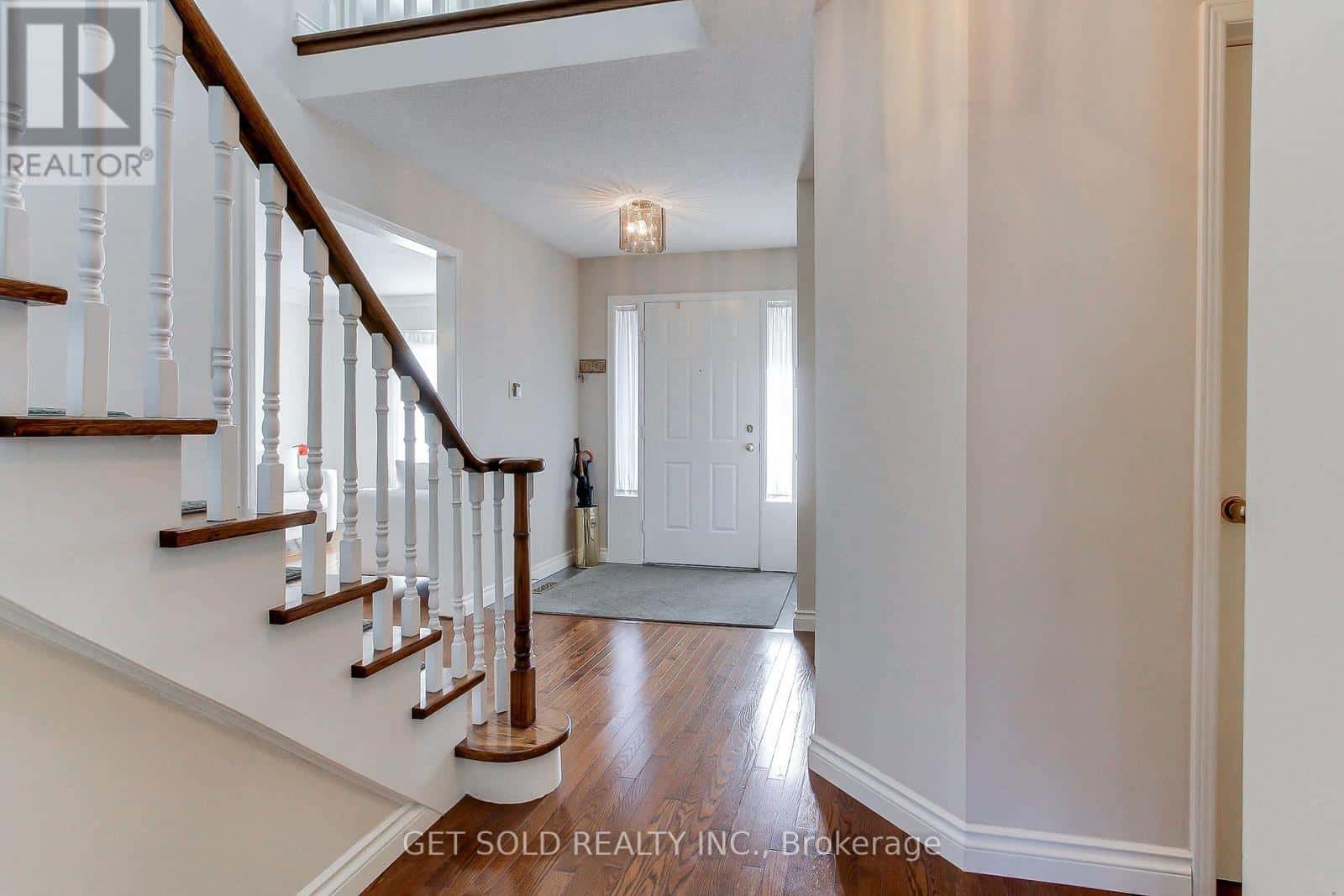 36 HOUSEMAN CRESCENT — Richmond Hill (North Richvale), Ontario - Photo 4 of 49