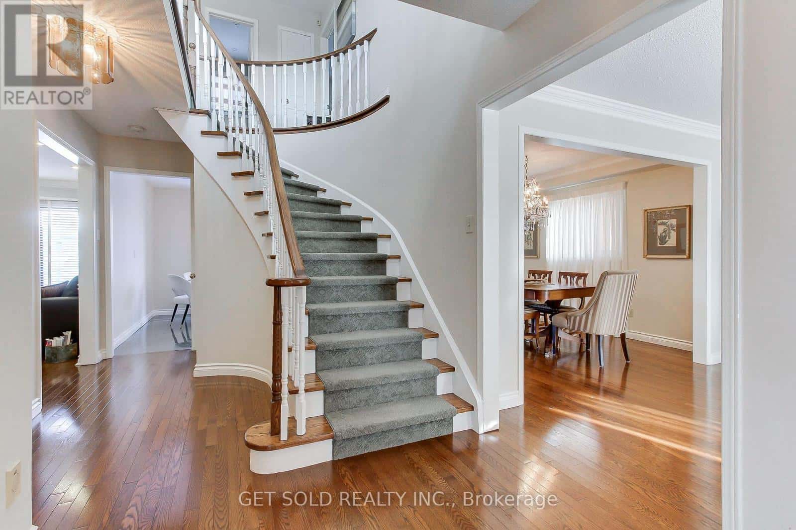 36 HOUSEMAN CRESCENT — Richmond Hill (North Richvale), Ontario - Photo 5 of 49