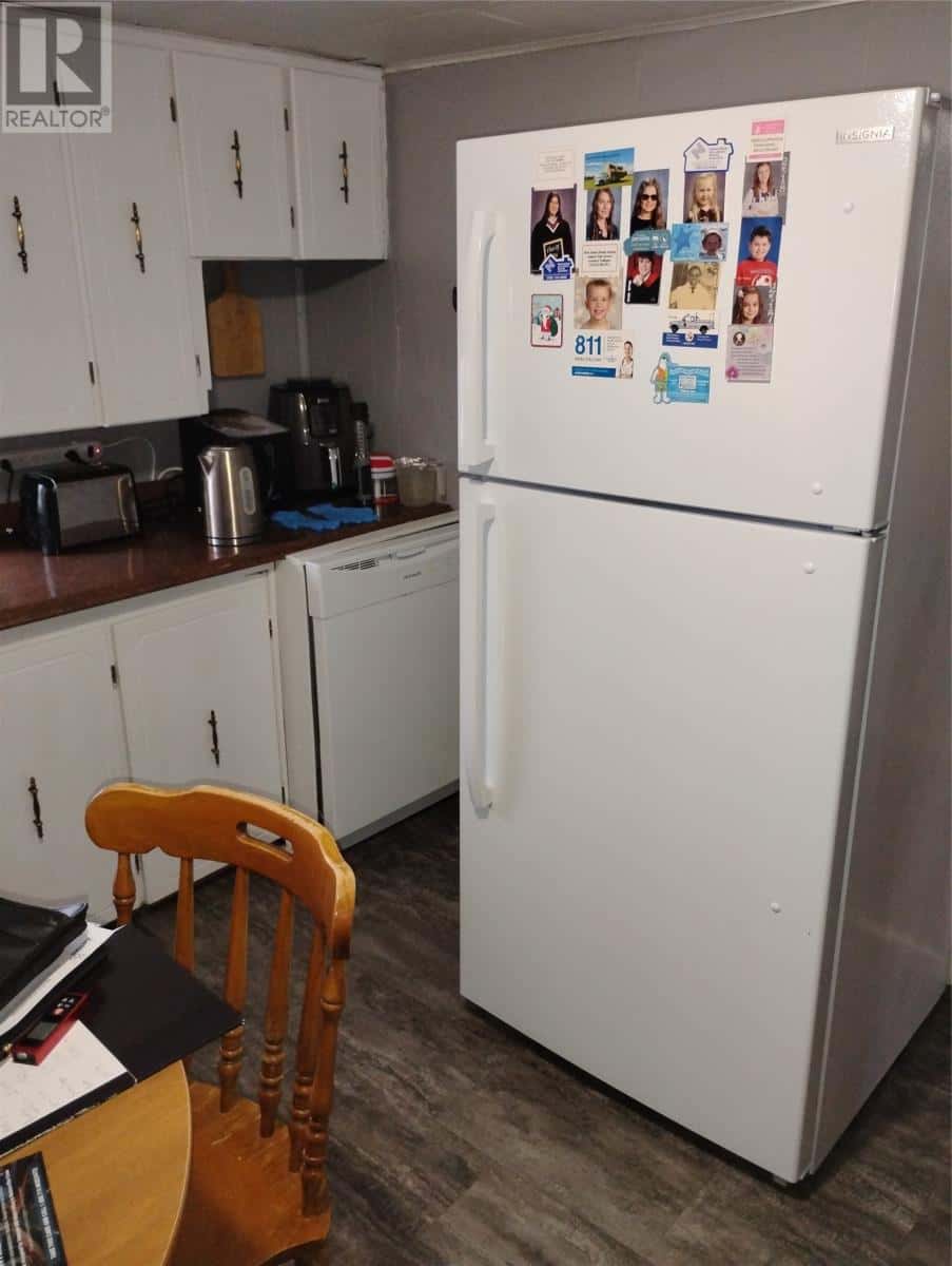 18 Parkview Road — Parkview, Newfoundland & Labrador - Photo 4 of 36