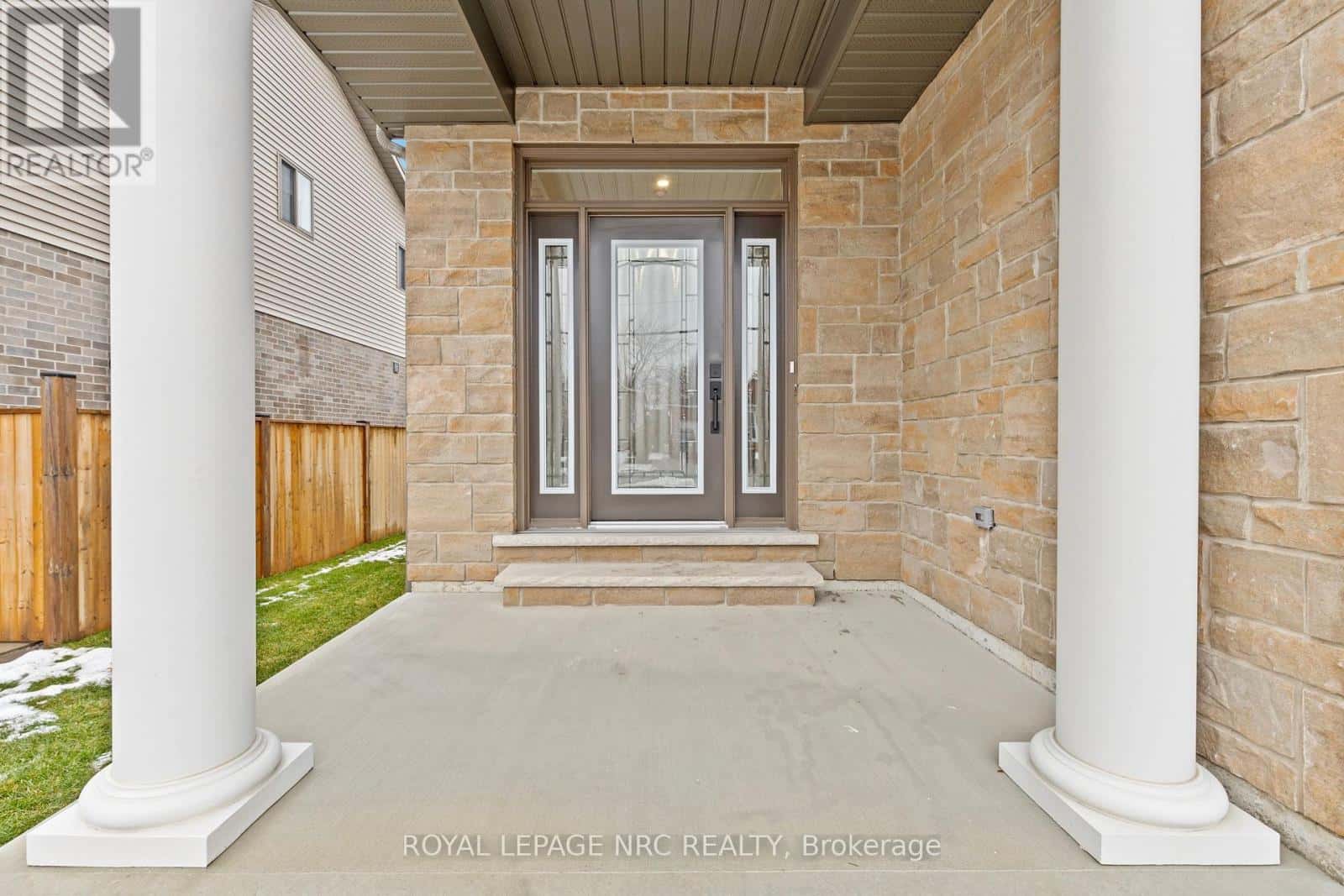 4705 LEE AVENUE — Niagara Falls (Ascot), Ontario - Photo 4 of 38