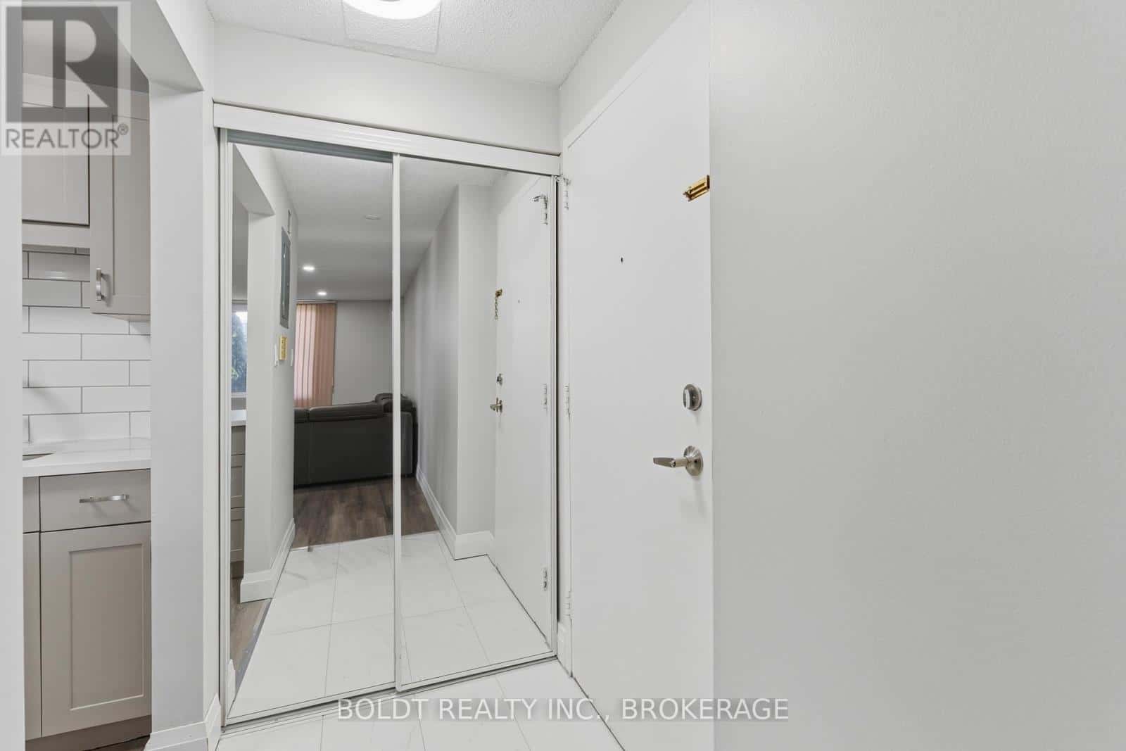 107 - 264 GRANTHAM AVENUE — St. Catharines (Carlton/Bunting), Ontario - Photo 4 of 21