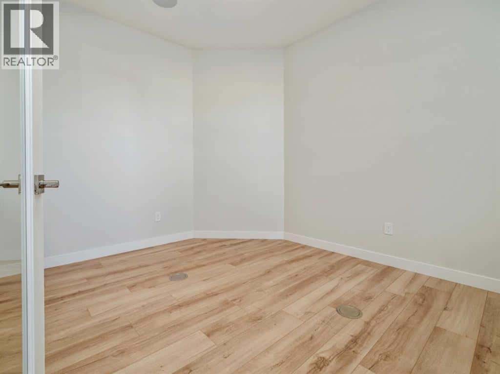 2701 46 Street S — Lethbridge, Alberta - Photo 5 of 50