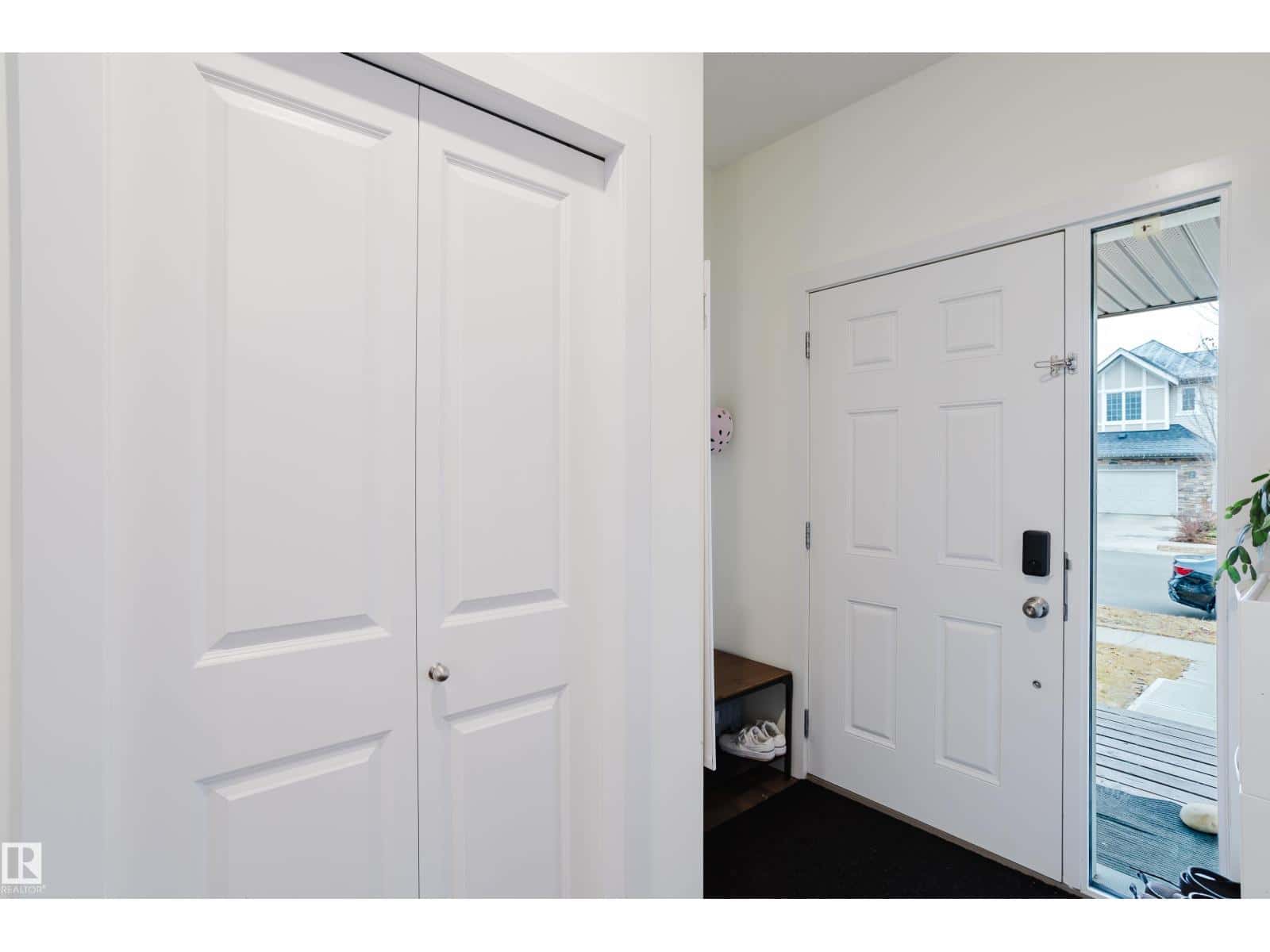 2124 GLENRIDDING WY SW — Edmonton, Alberta - Photo 5 of 46