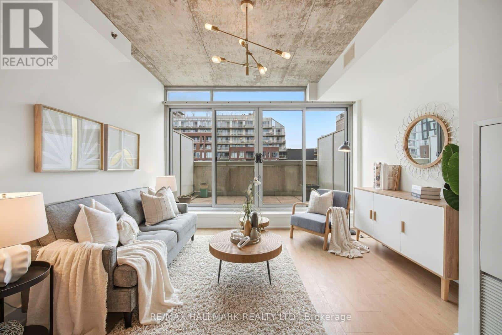 511 - 630 QUEEN STREET E — Toronto (South Riverdale), Ontario - Photo 4 of 27