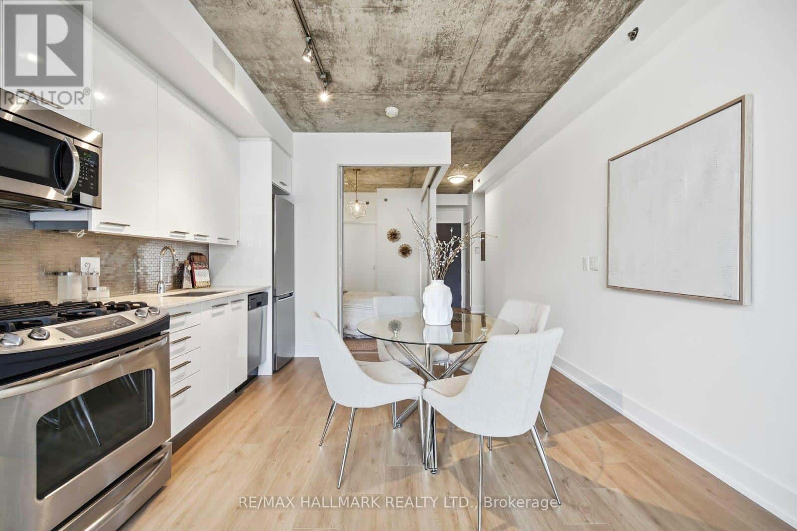 511 - 630 QUEEN STREET E — Toronto (South Riverdale), Ontario - Photo 5 of 27