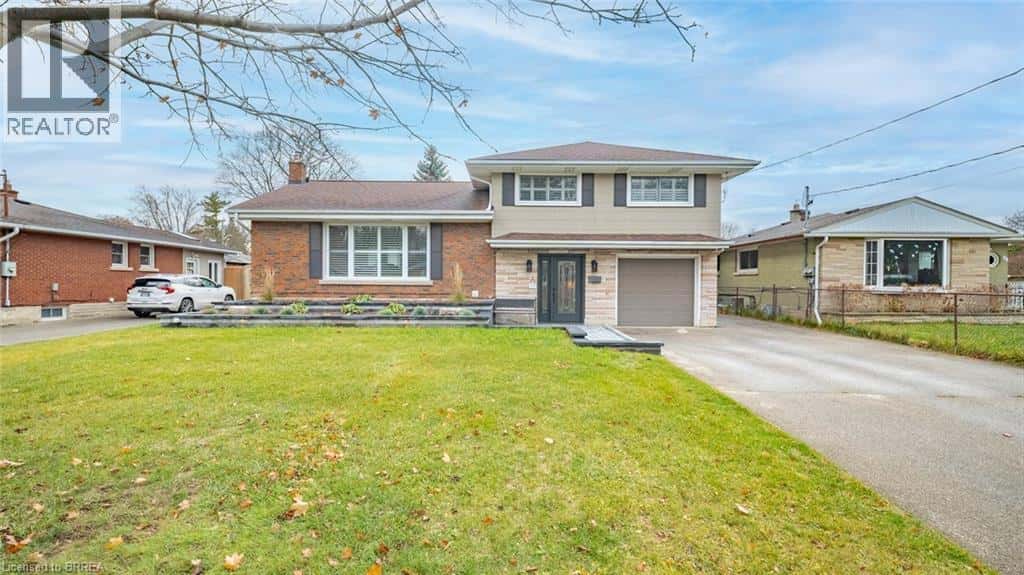 37 COLLINGDON Drive — Brantford, Ontario - Photo 2 of 38