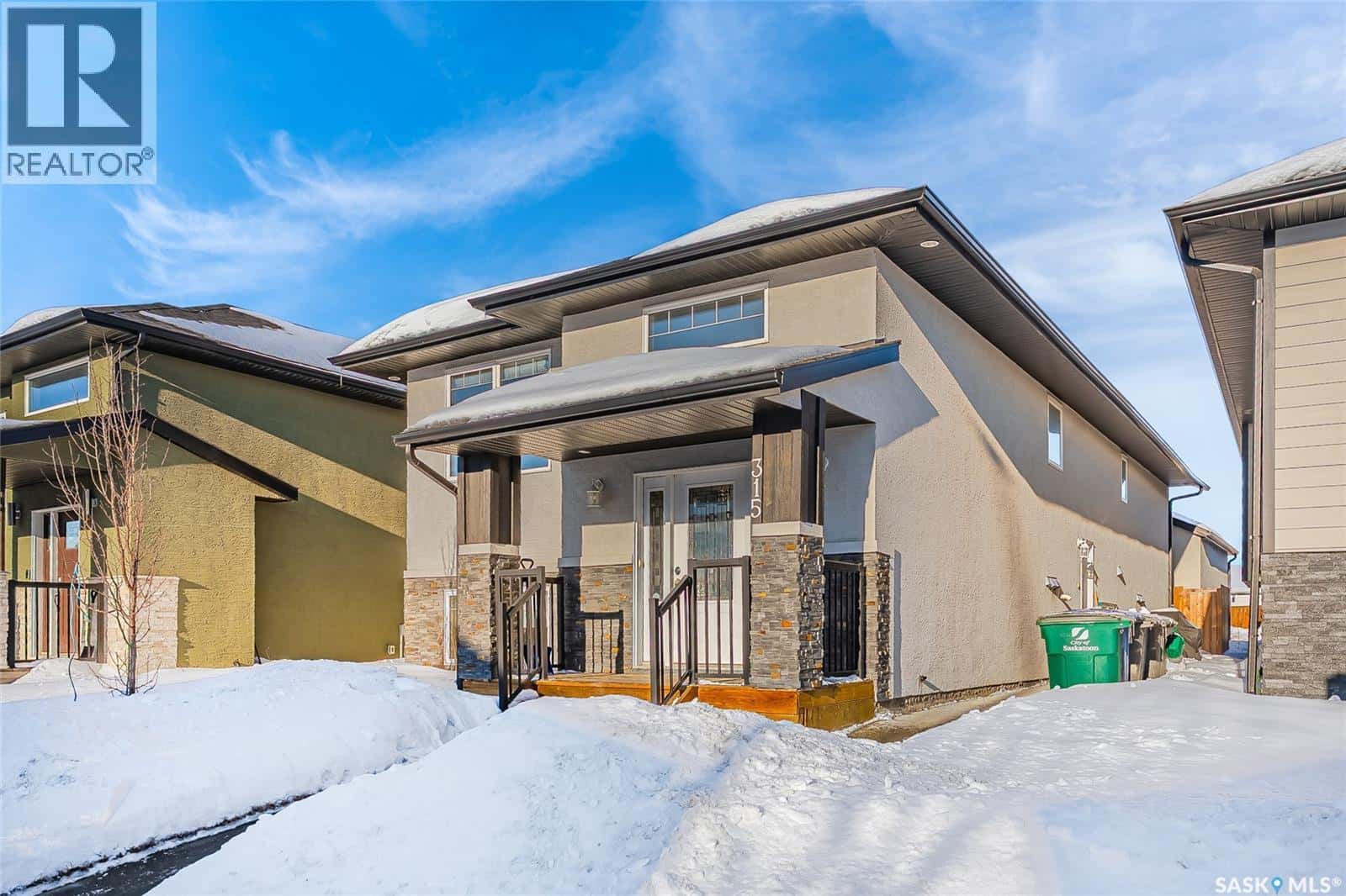 315 Eaton LANE — Saskatoon, Saskatchewan - Photo 2 of 41