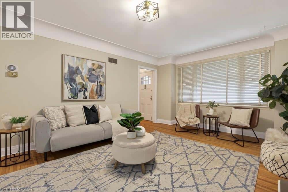 48 CROSTHWAITE Avenue S — Hamilton, Ontario - Photo 3 of 18