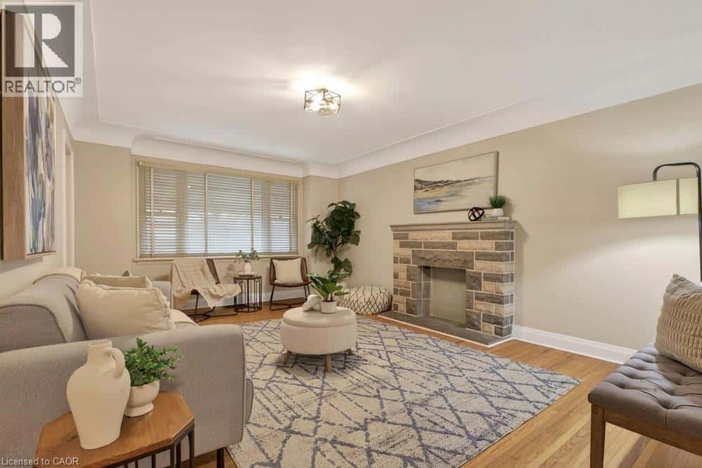 48 CROSTHWAITE Avenue S — Hamilton, Ontario - Photo 4 of 18