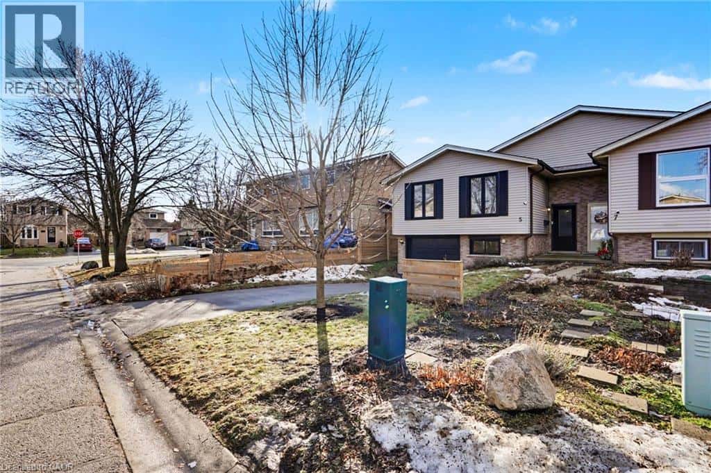 5 EQUESTRIAN Court — Brantford, Ontario - Photo 4 of 29