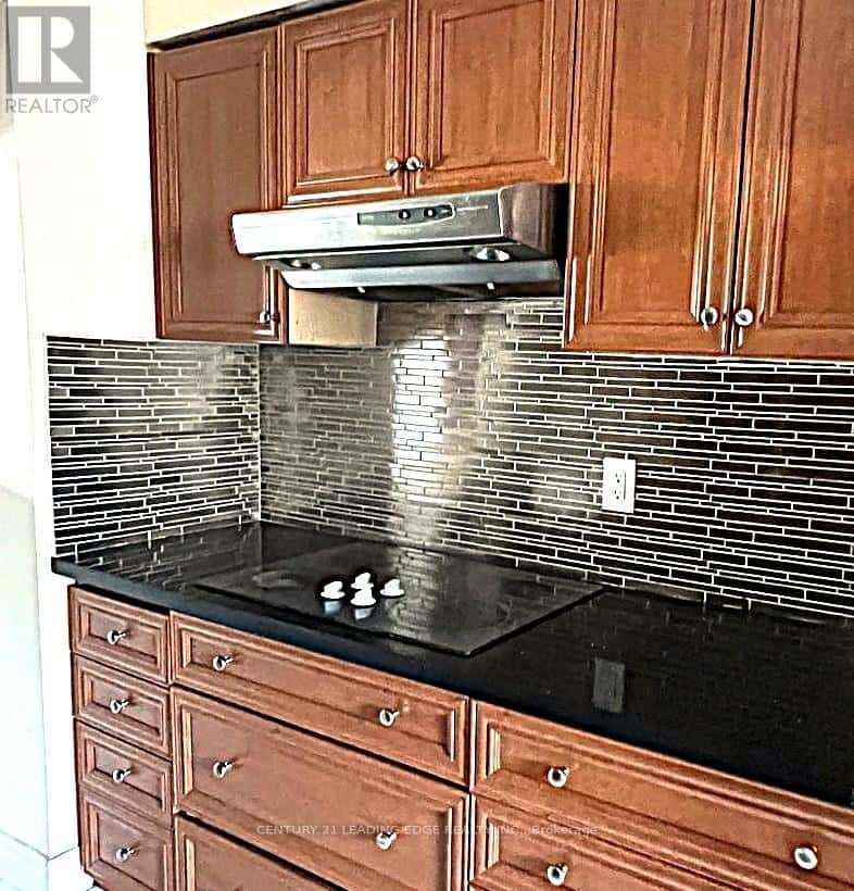 2 - 2 CARLETON PLACE — Brampton (Bramalea West Industrial), Ontario - Photo 4 of 26