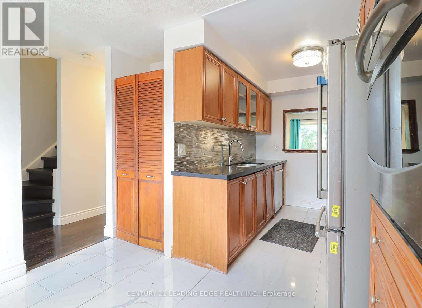 2 - 2 CARLETON PLACE — Brampton (Bramalea West Industrial), Ontario - Photo 5 of 26