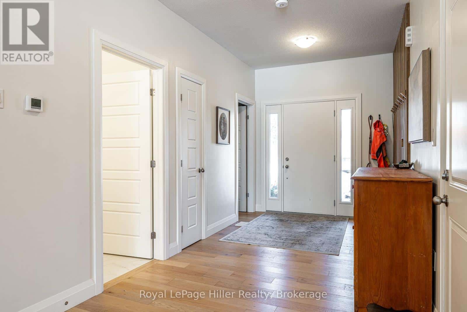 255 COBOURG STREET — Stratford, Ontario - Photo 3 of 49