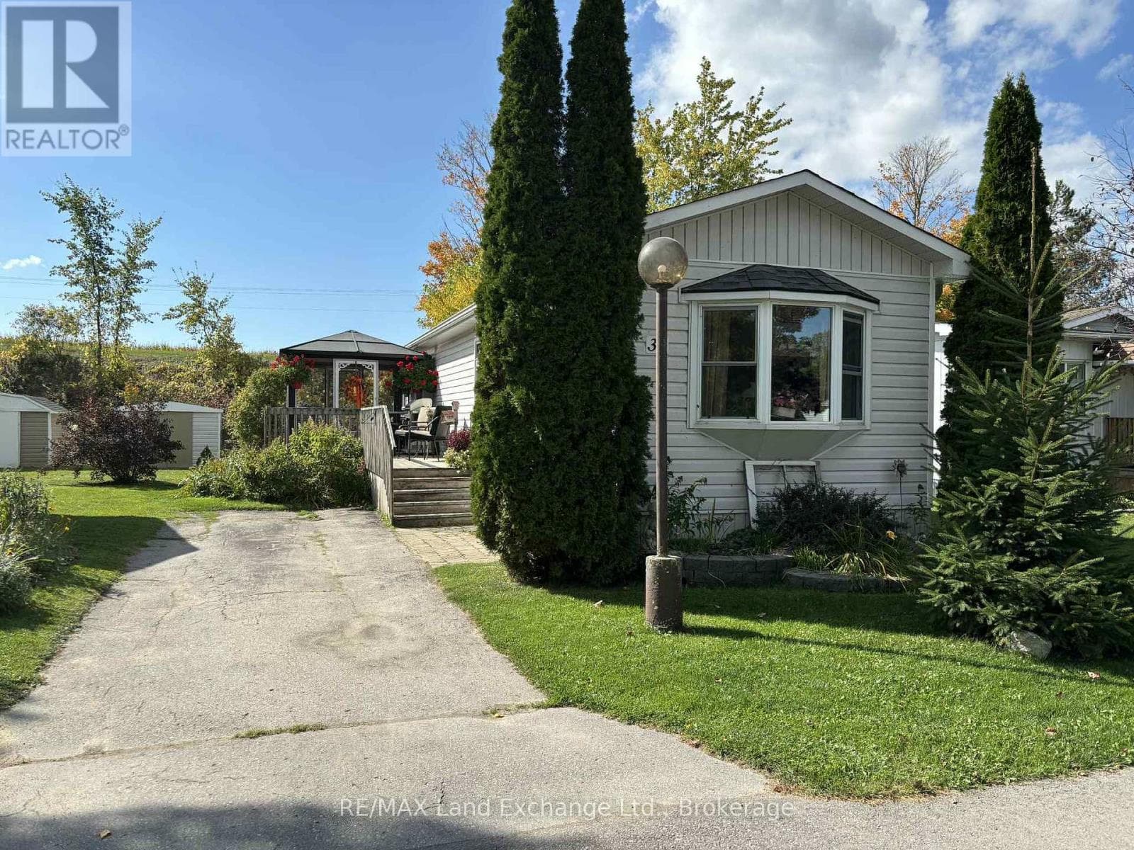 35 BRIARWOOD CRESCENT — North Huron (Wingham), Ontario - Main photo