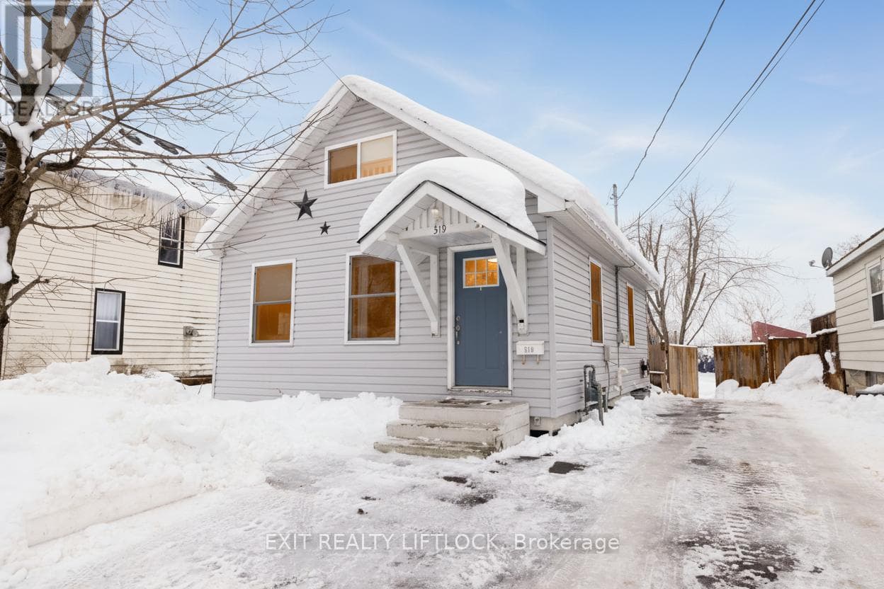 319 GILL STREET — Orillia, Ontario - Main photo
