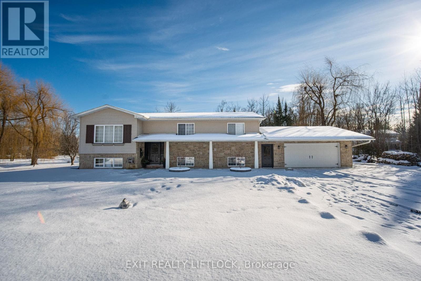 290 MCCLENNAN DRIVE — Selwyn, Ontario - Main photo