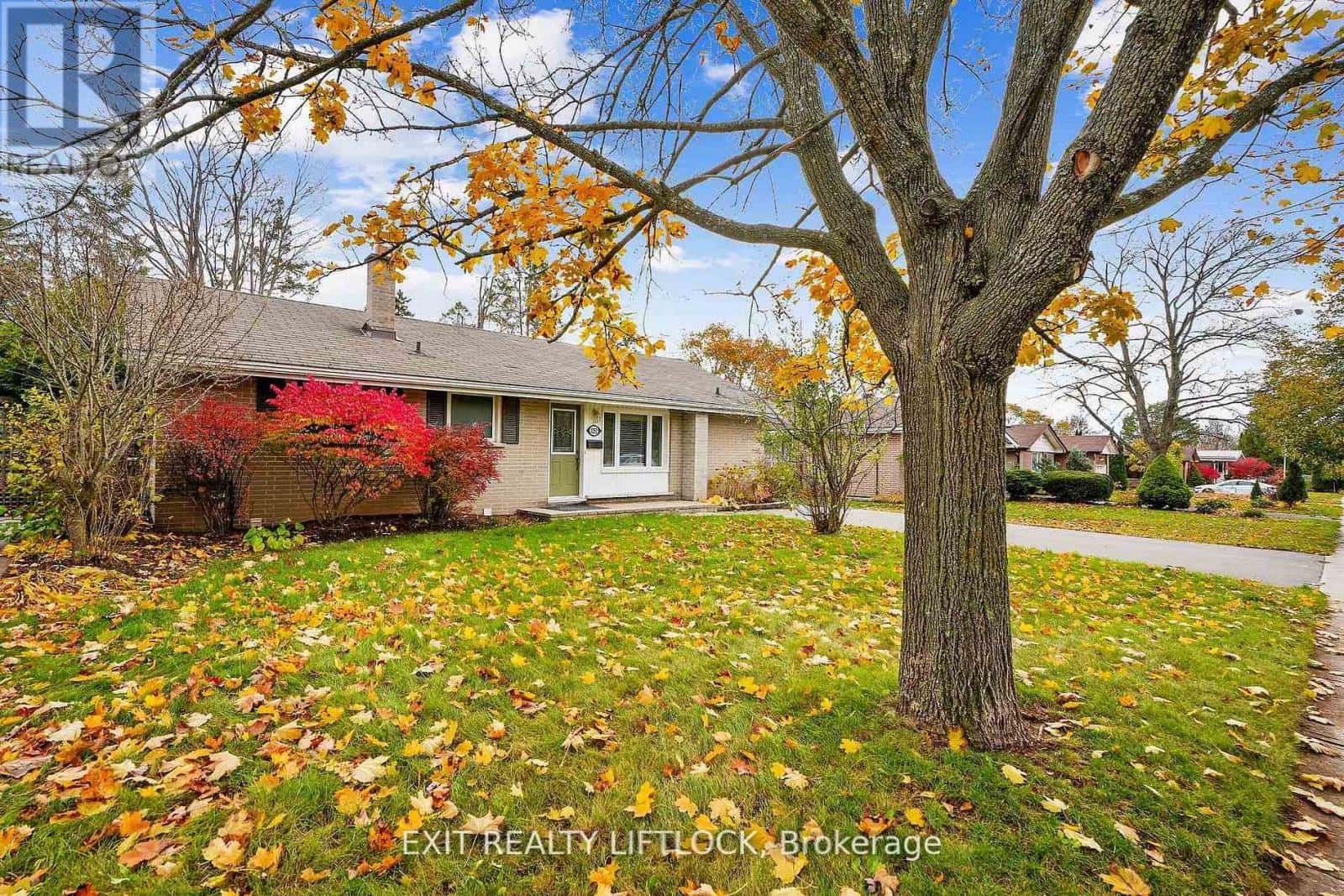 1252 ROYAL DRIVE — Peterborough (Northcrest Ward 5), Ontario - Photo 2 of 22