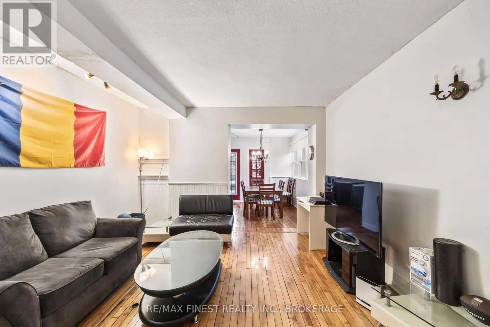 463 VICTORIA STREET — Kingston (Central City East), Ontario - Photo 5 of 47