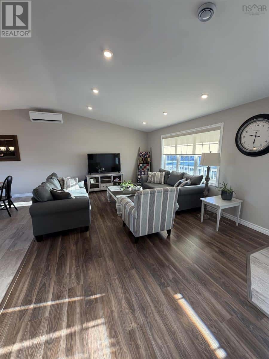 7 Skye Crescent — St Andrew's, Nova Scotia - Photo 4 of 47