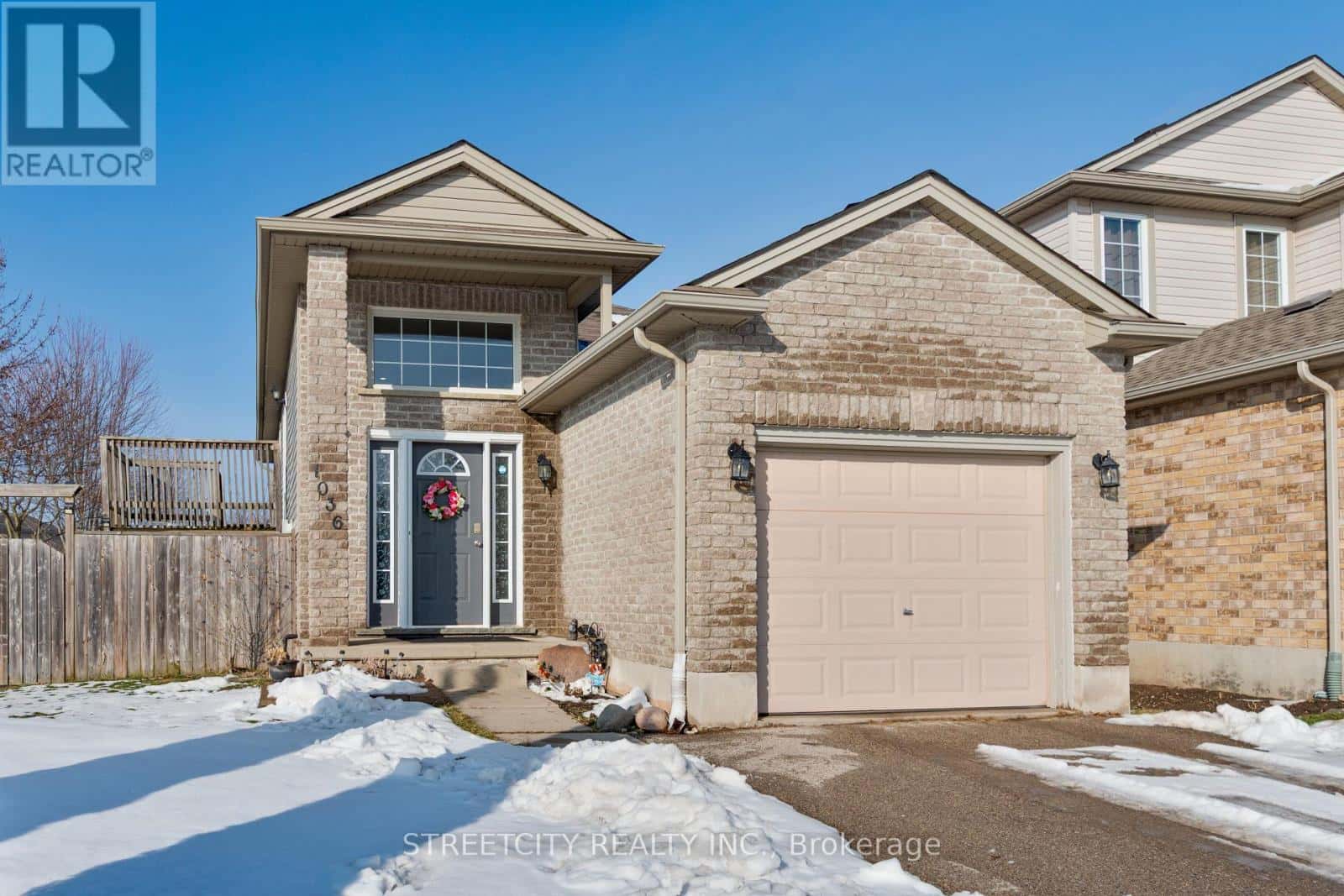 1036 MARIGOLD STREET N — London North (North C), Ontario - Photo 2 of 43