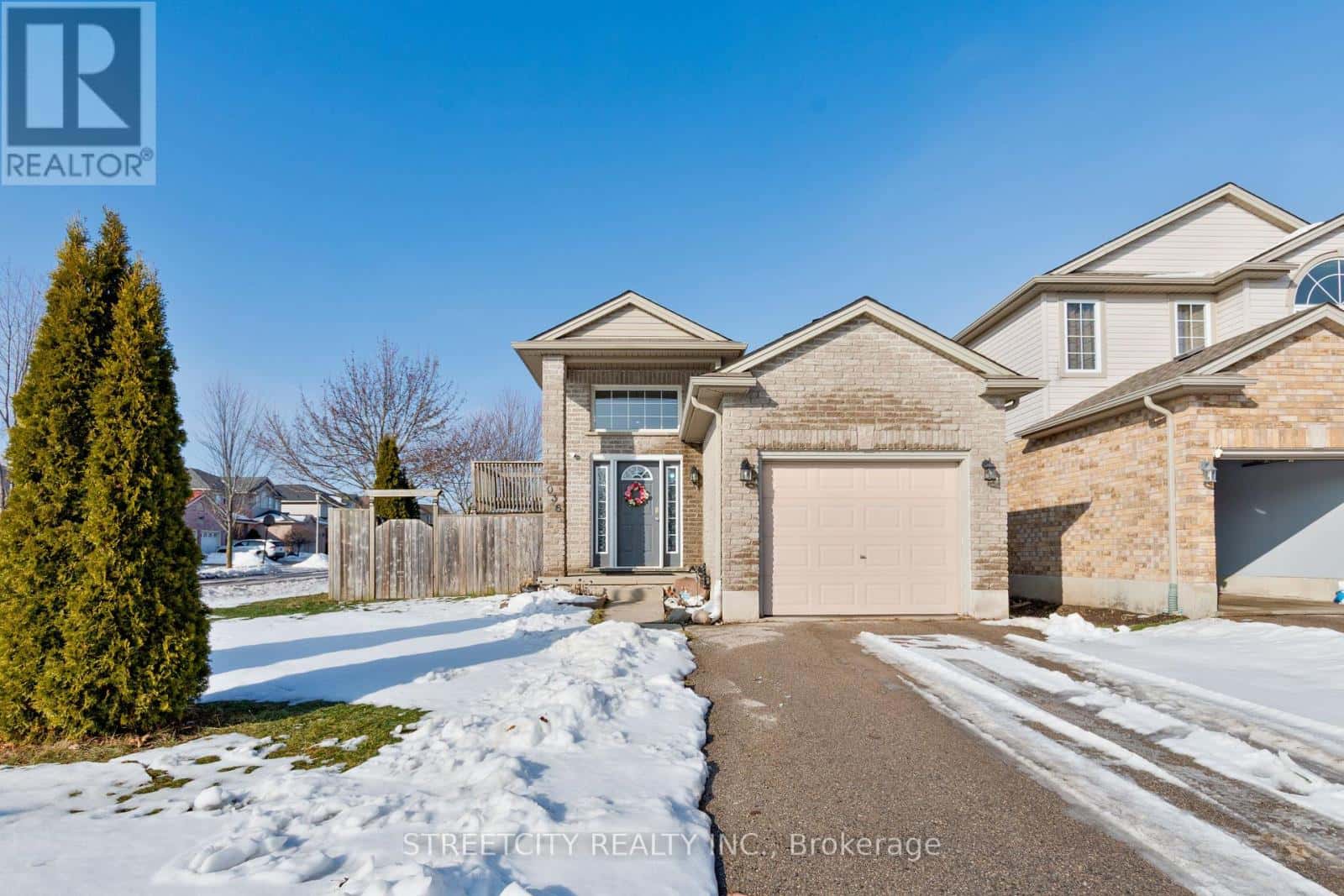 1036 MARIGOLD STREET N — London North (North C), Ontario - Photo 3 of 43