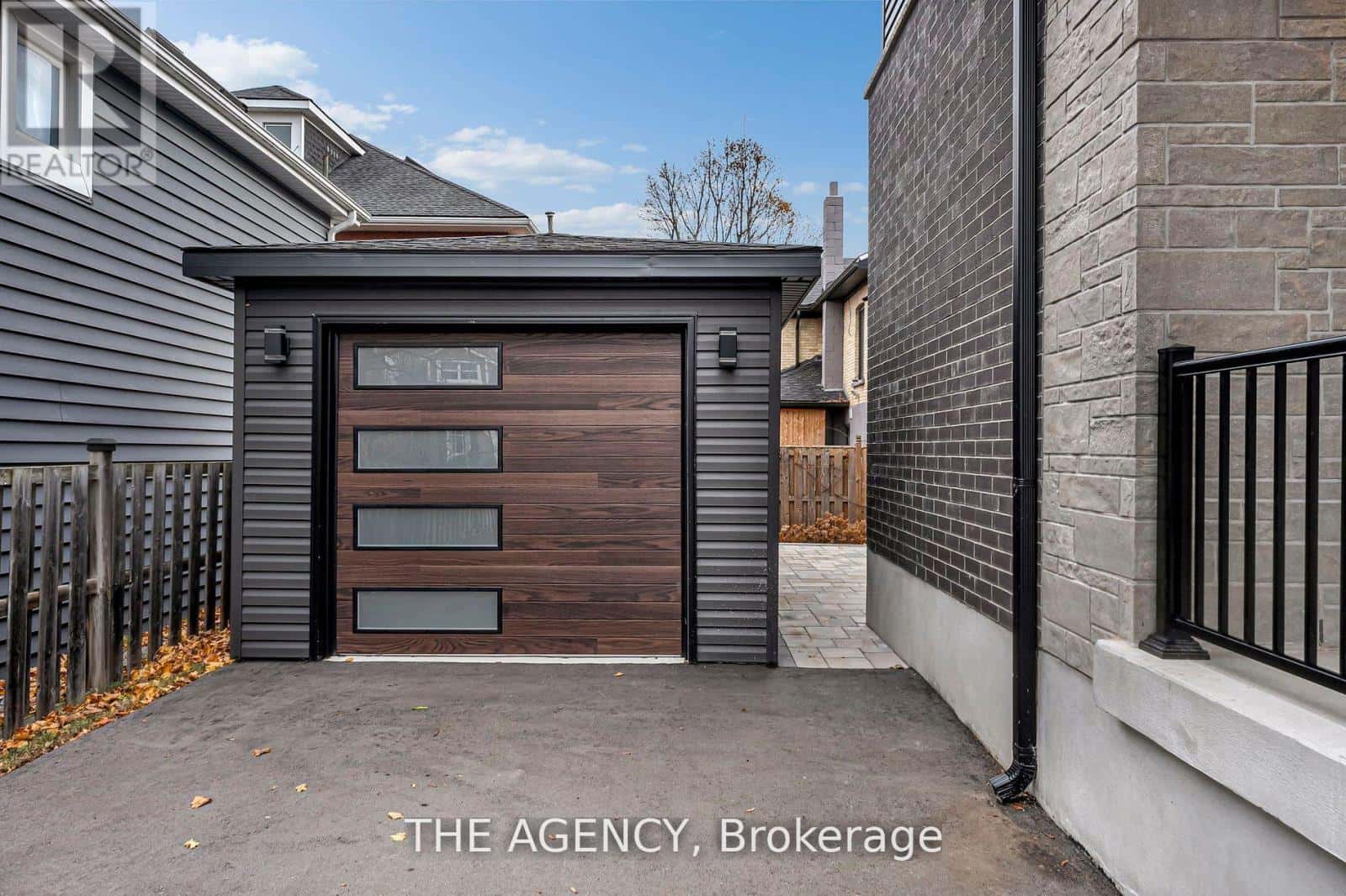 28 NORWICH STREET W — Guelph (Downtown), Ontario - Photo 5 of 50