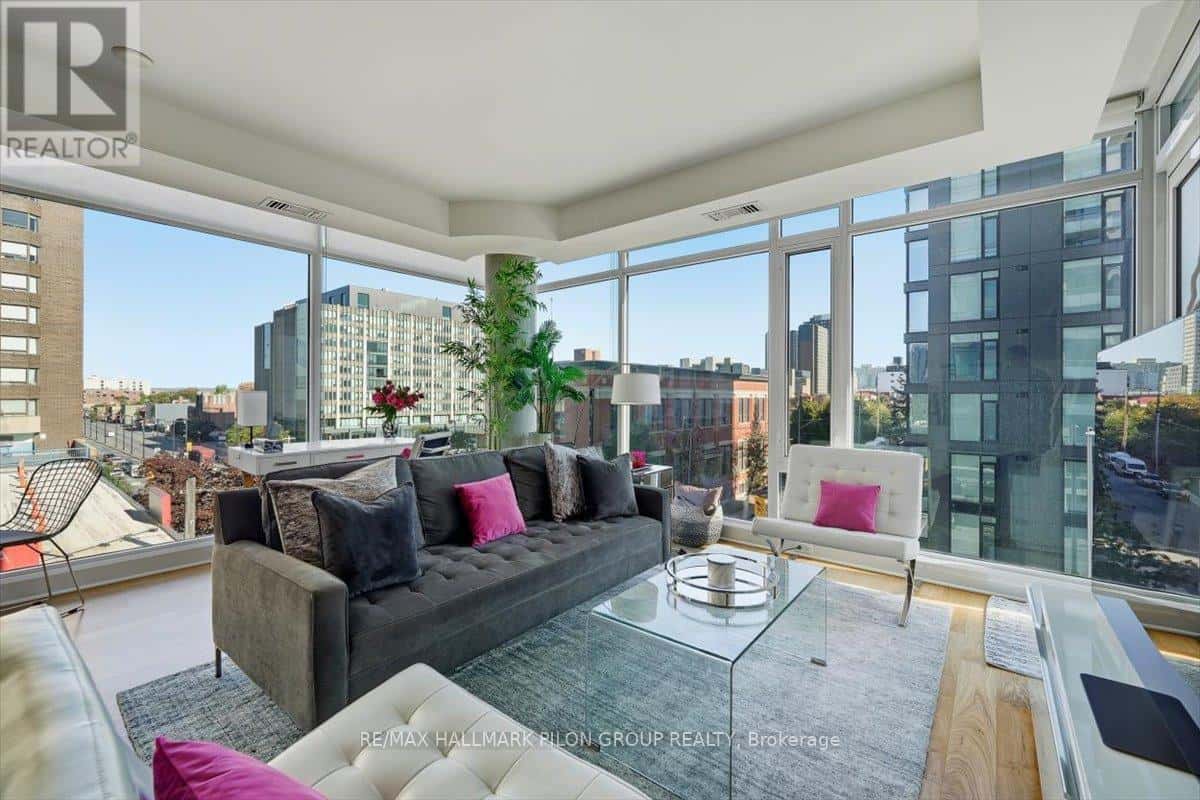 413 - 238 BESSERER STREET — Ottawa, Ontario - Photo 2 of 26