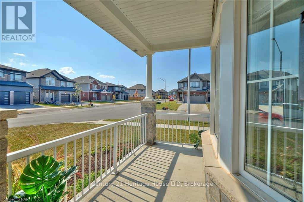 14 OVERHOLT DRIVE — Thorold (Hurricane/Merrittville), Ontario - Photo 3 of 46