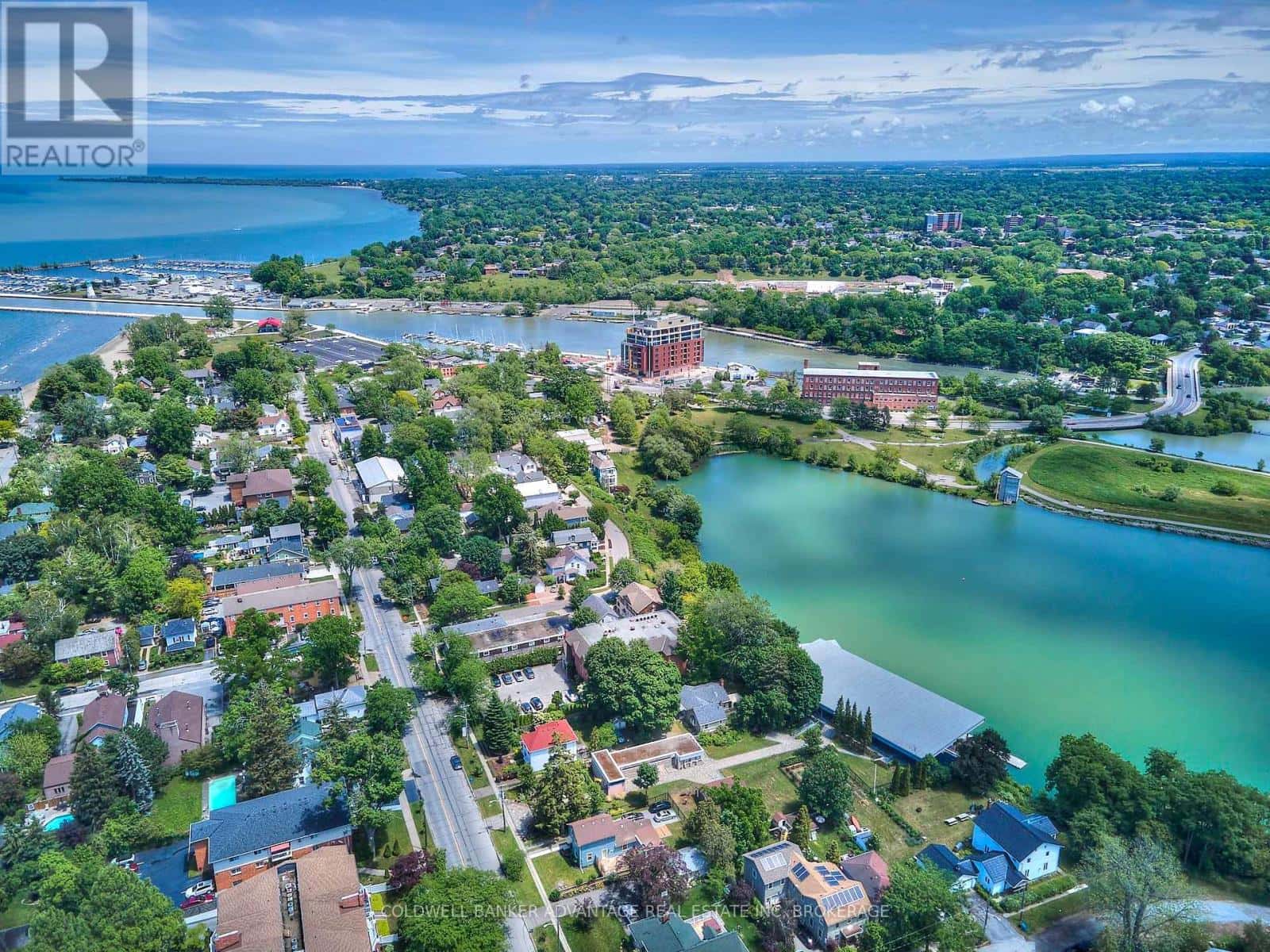 75 LAKEPORT ROAD — St. Catharines (Port Dalhousie), Ontario - Photo 3 of 25