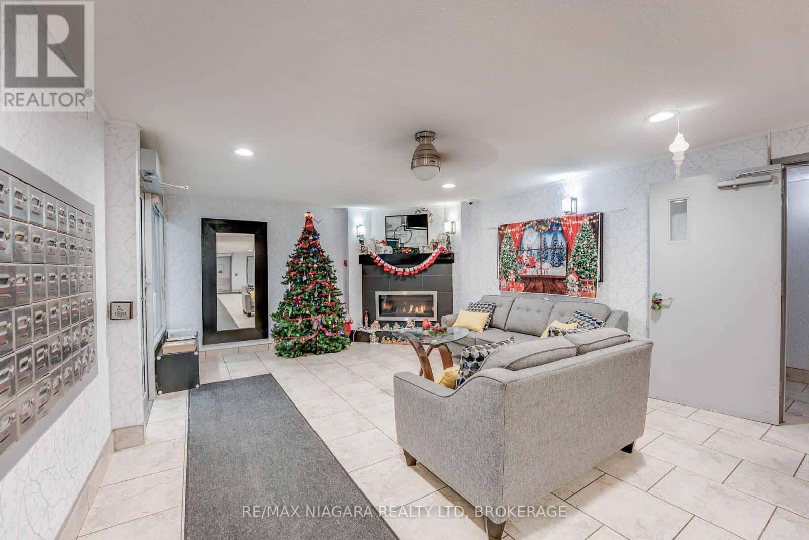 410 - 198 SCOTT STREET — St. Catharines (Fairview), Ontario - Photo 3 of 32