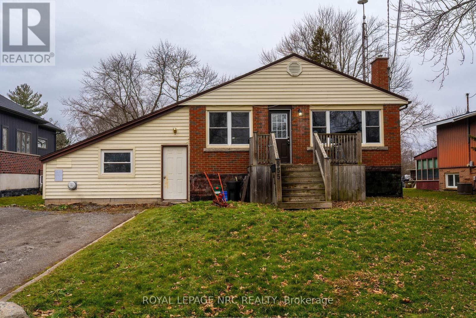 955 FERNDALE AVENUE — Fort Erie (Crescent Park), Ontario - Main photo