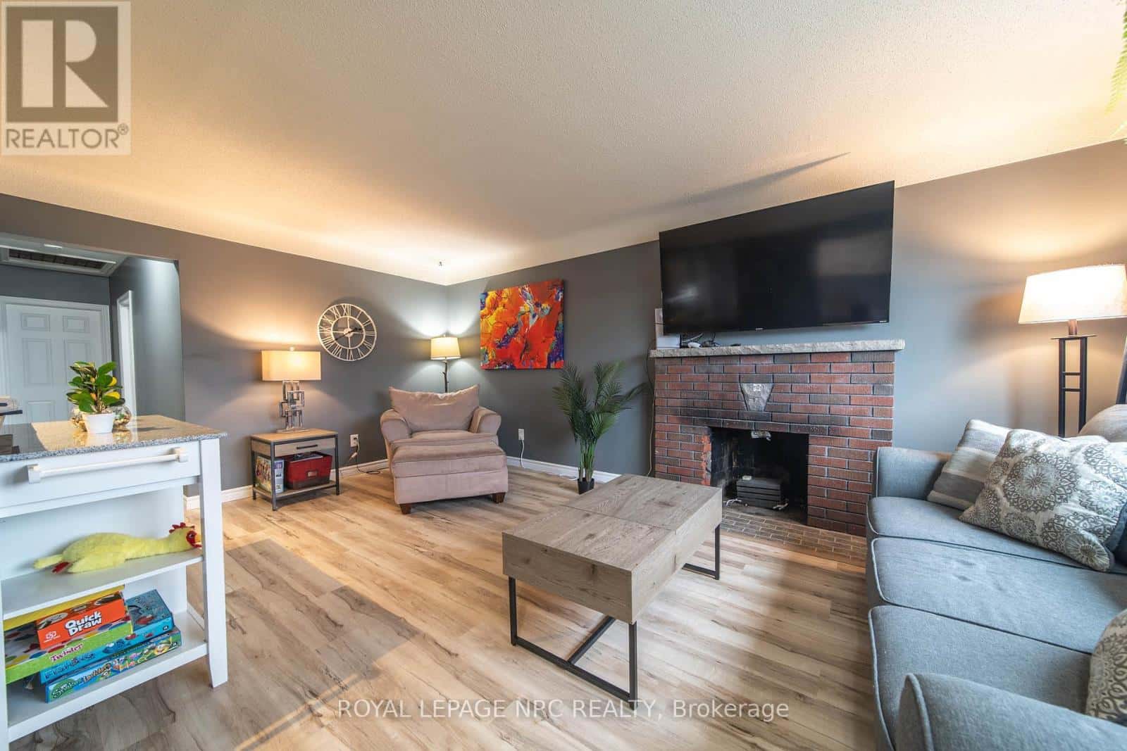 955 FERNDALE AVENUE — Fort Erie (Crescent Park), Ontario - Photo 3 of 23