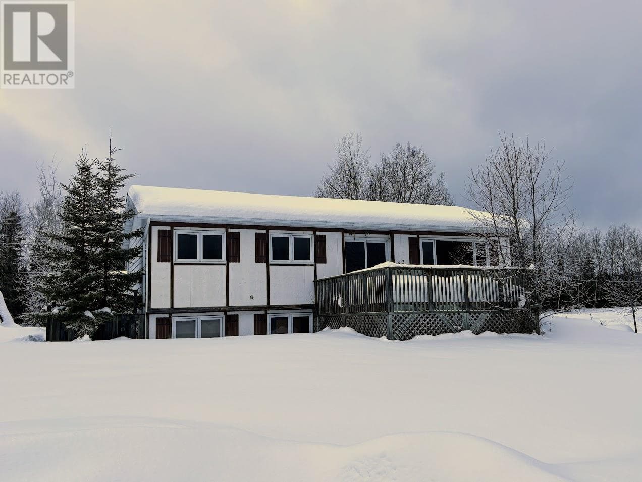 43 Lynx AVE — Manitouwadge, Ontario - Main photo