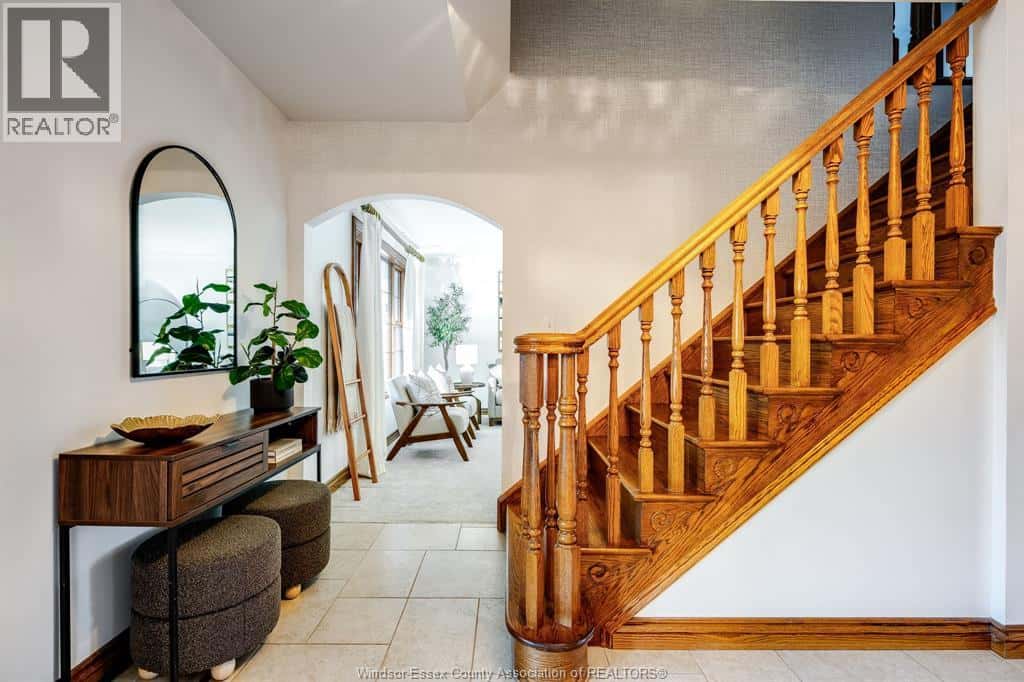 512 Cambridge COURT — Tecumseh, Ontario - Photo 3 of 50