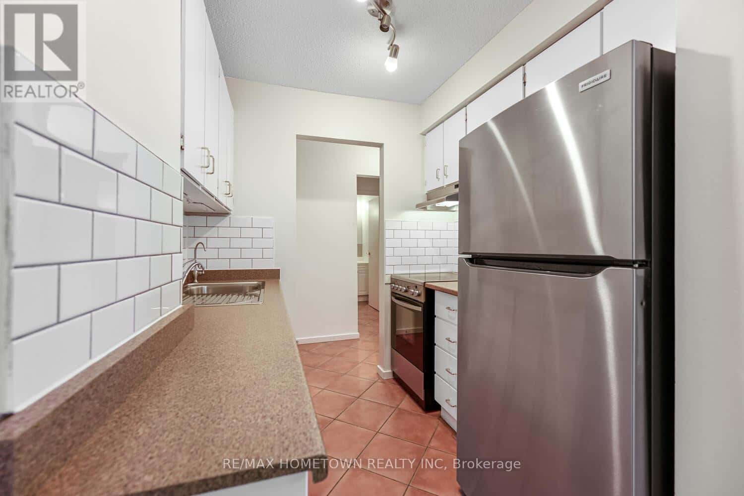 16 - 819 MACODRUM DRIVE — Brockville, Ontario - Photo 5 of 23