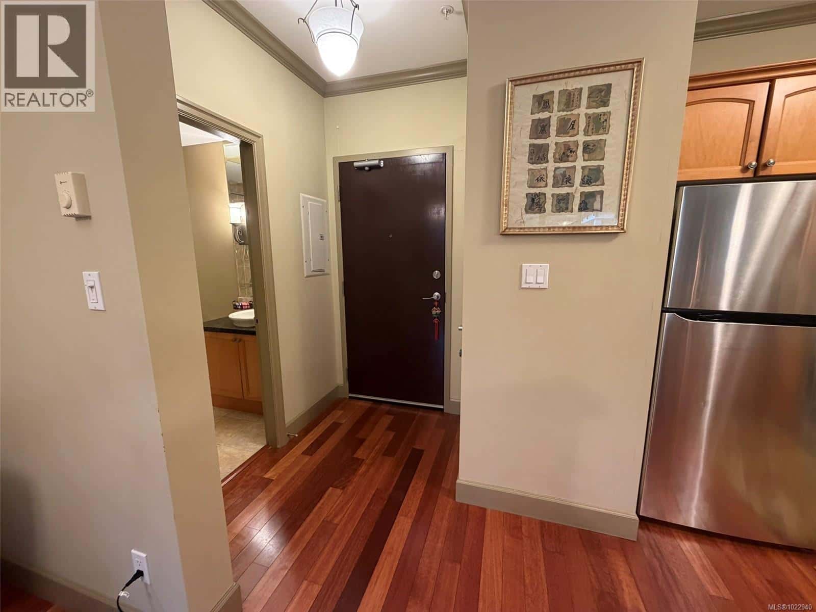 210 1620 McKenzie Ave — Saanich, British Columbia - Photo 5 of 25