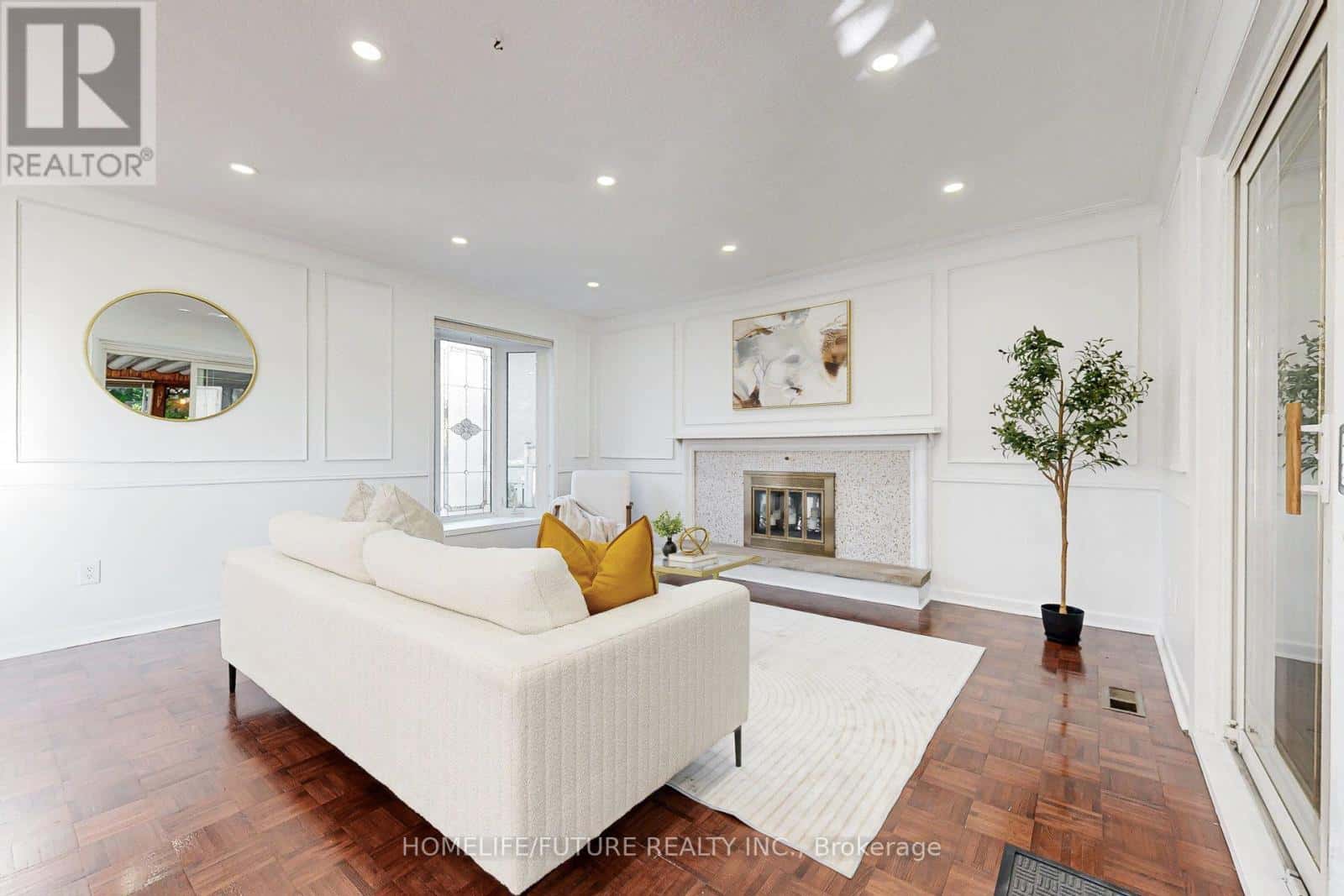 5 LANDFAIR CRESCENT — Toronto (Woburn), Ontario - Photo 5 of 31