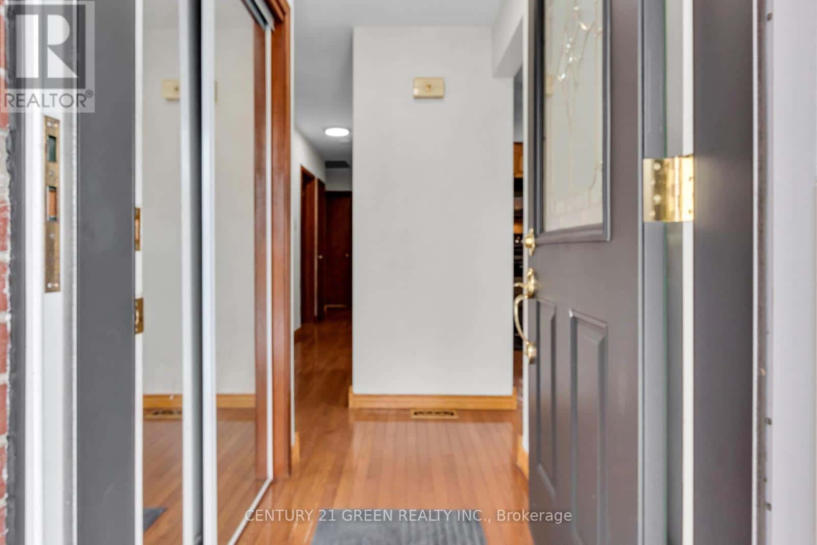 68 ATHABASCA STREET — Oshawa (Donevan), Ontario - Photo 3 of 42