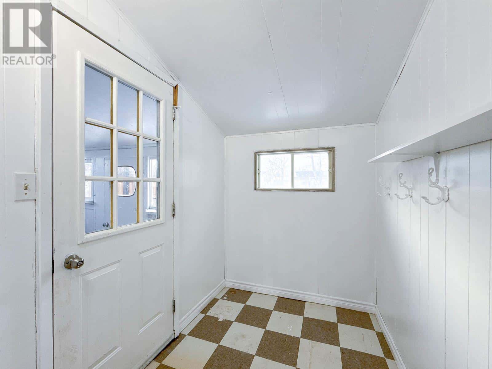 184 Southdale Avenue — Charlottetown, Prince Edward Island - Photo 2 of 43