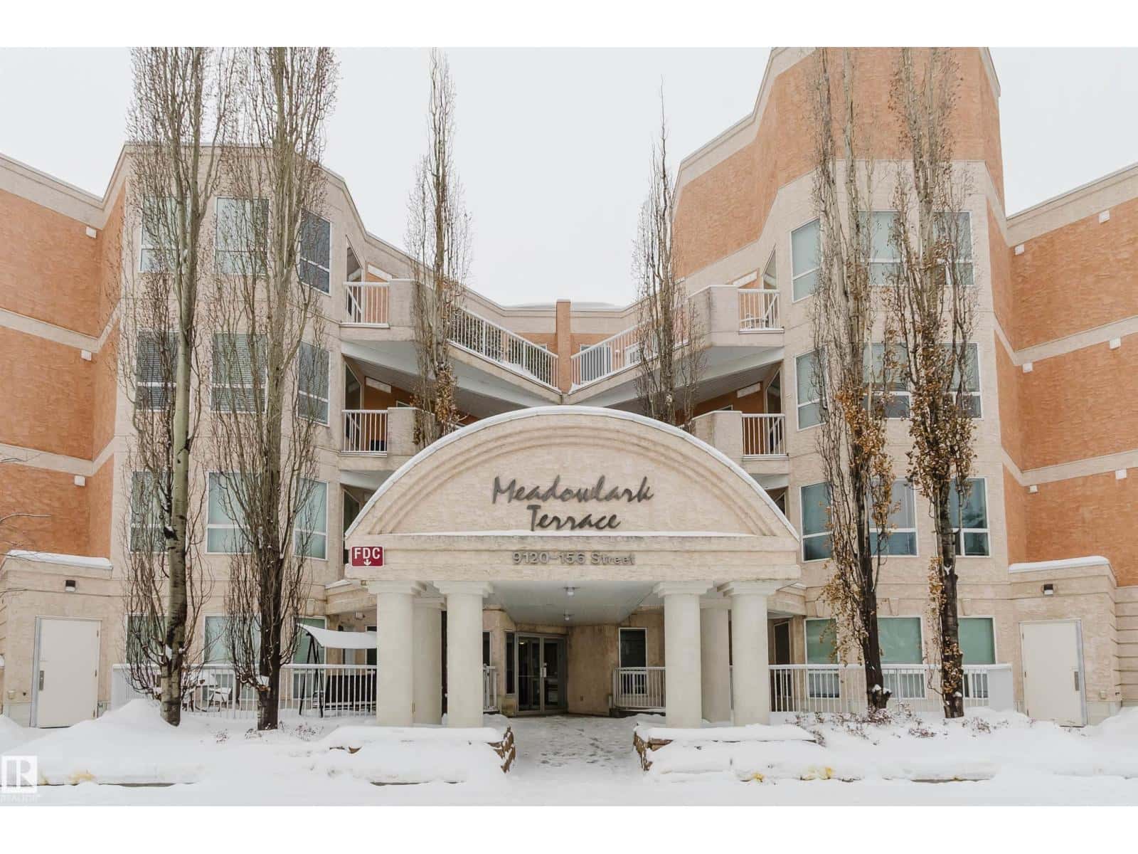 #406 9120 156 ST NW — Edmonton, Alberta - Photo 2 of 33