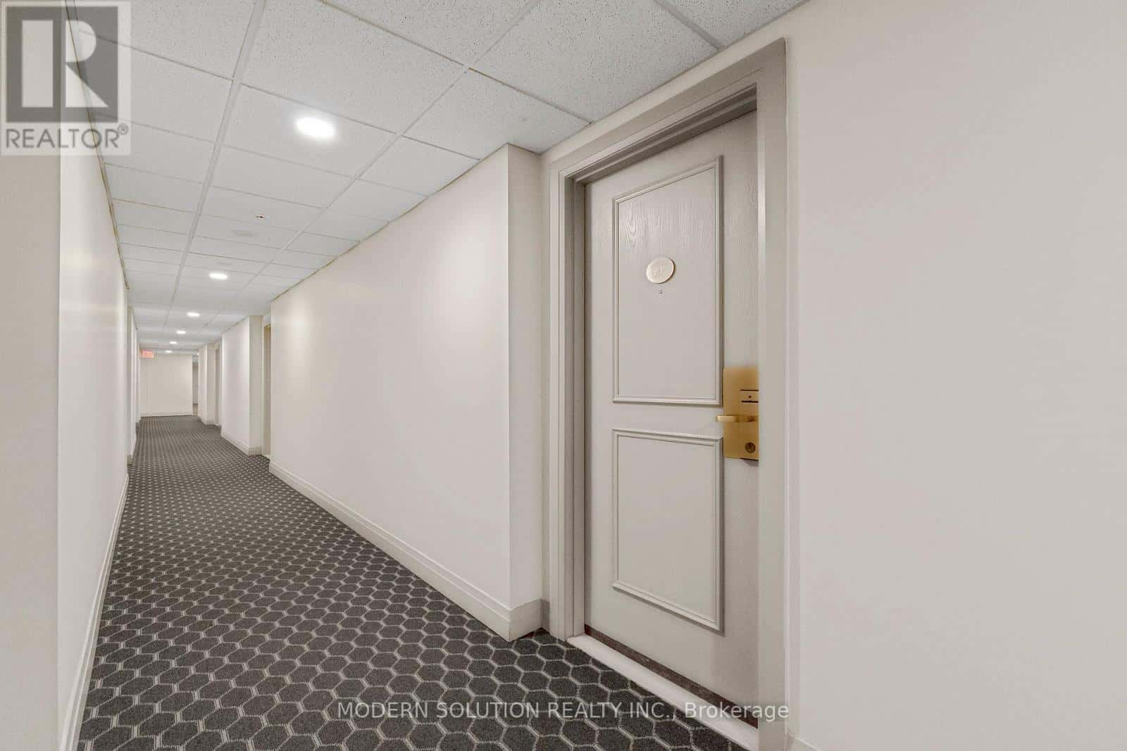 905 - 2737 KEELE STREET — Toronto (Downsview-Roding-CFB), Ontario - Photo 5 of 28