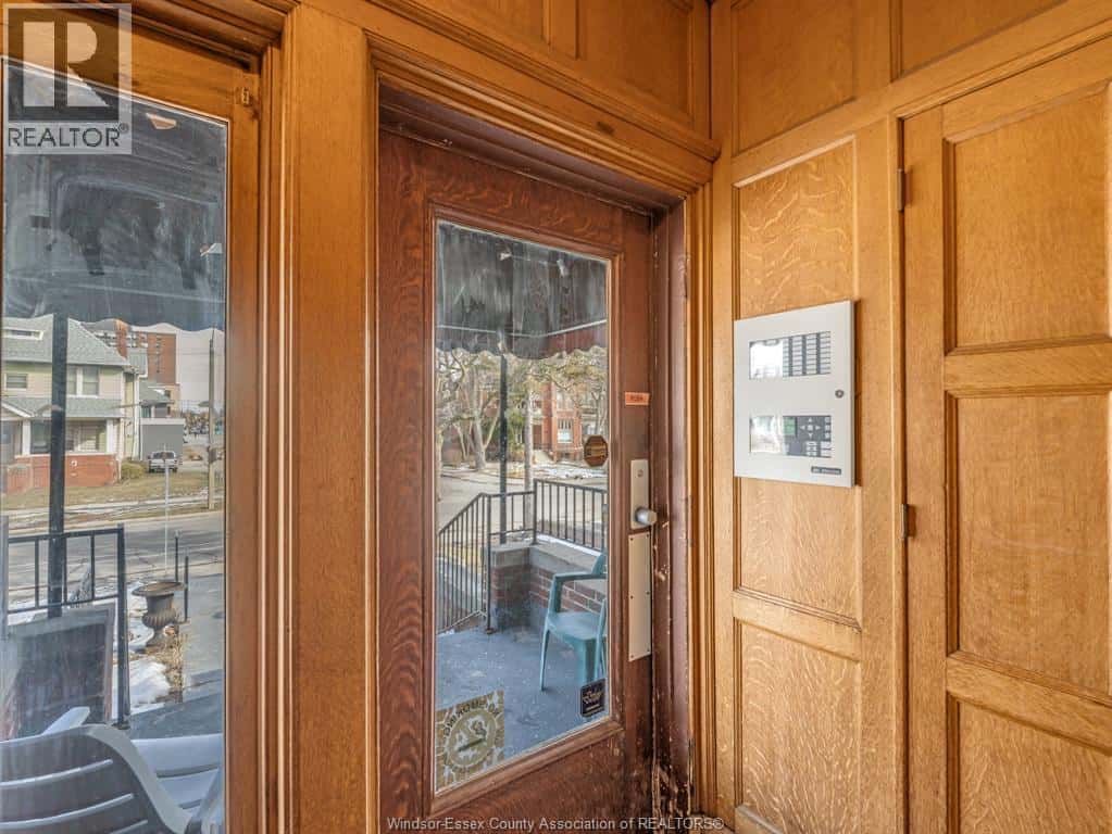 801 VICTORIA AVENUE — Windsor, Ontario - Photo 3 of 50