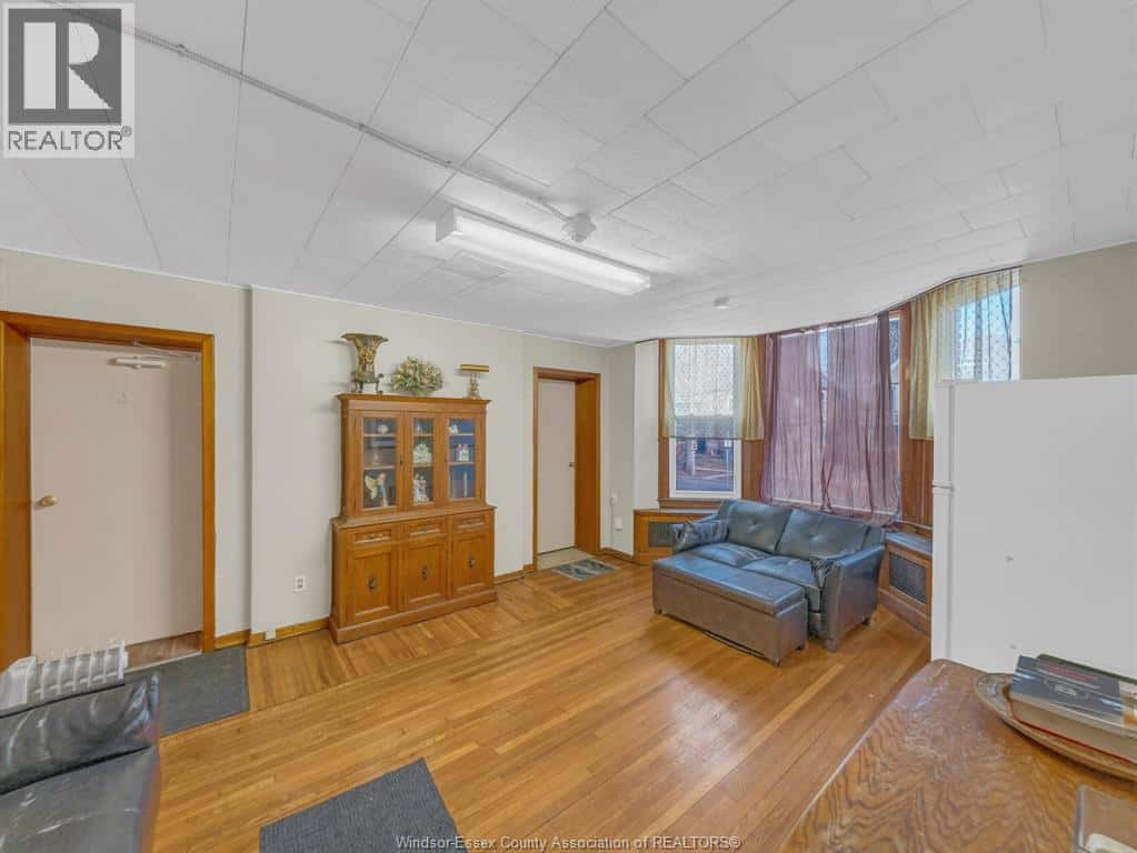 801 VICTORIA AVENUE — Windsor, Ontario - Photo 5 of 50