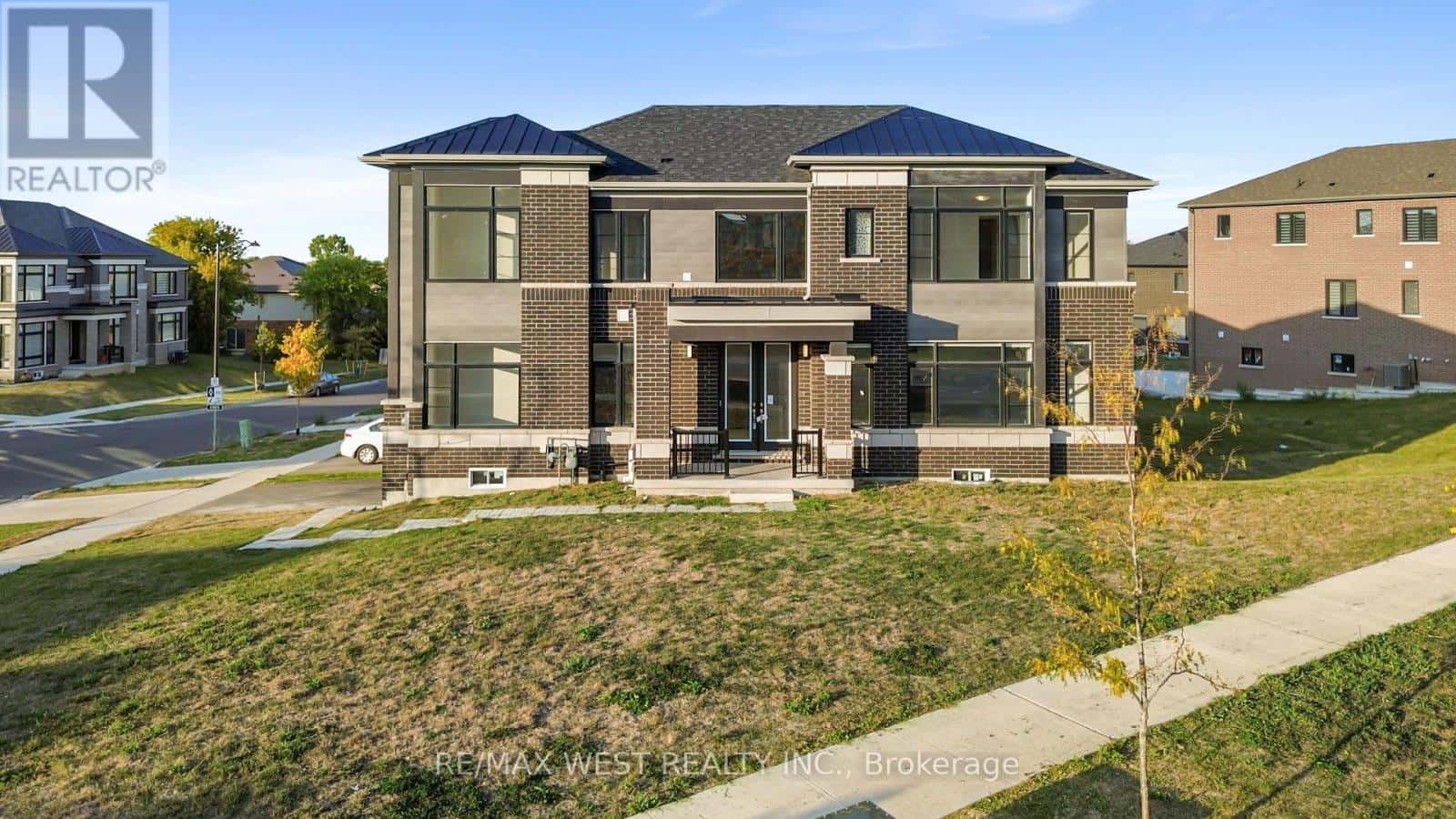 297 BISMARK DRIVE — Cambridge, Ontario - Photo 4 of 50