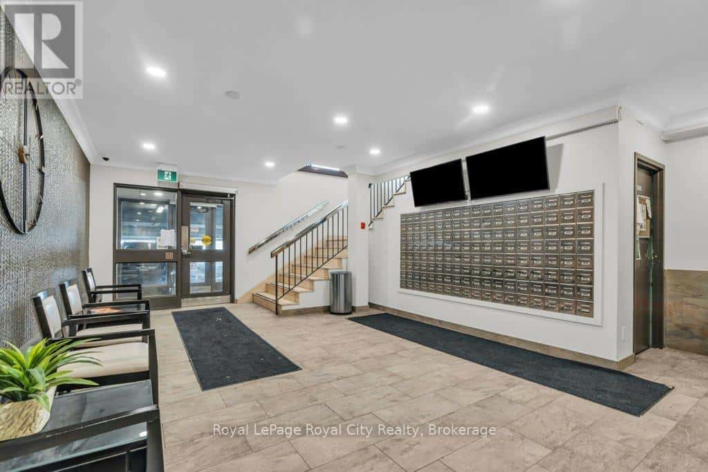 511 - 19 WOODLAWN ROAD E — Guelph (Riverside Park), Ontario - Photo 3 of 50